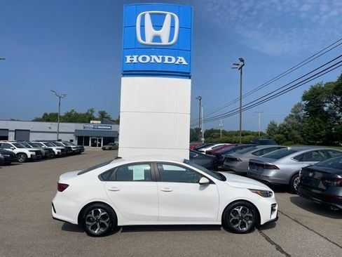 Used 2021 Kia Forte LXS FWD image 1