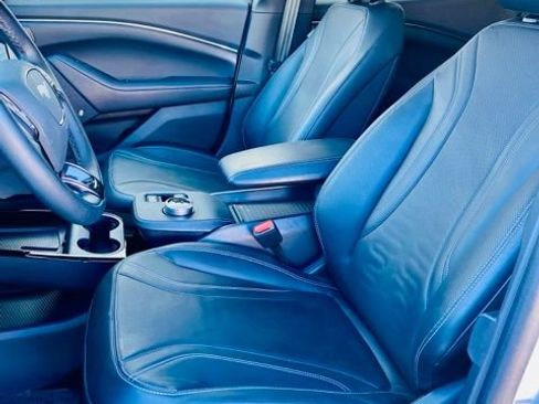 Used 2024 Ford Mustang Mach-E Premium image 10