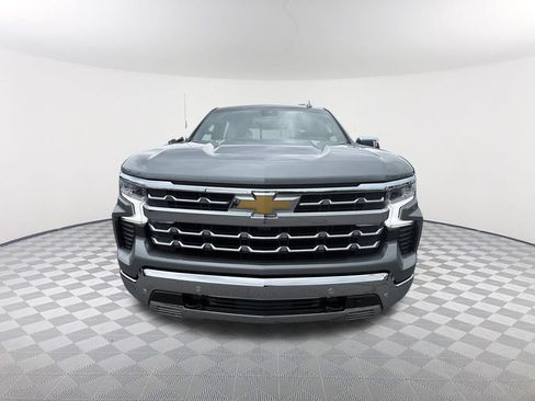 Used 2025 Chevrolet Silverado 1500 LTZ AWD/4WD image 2