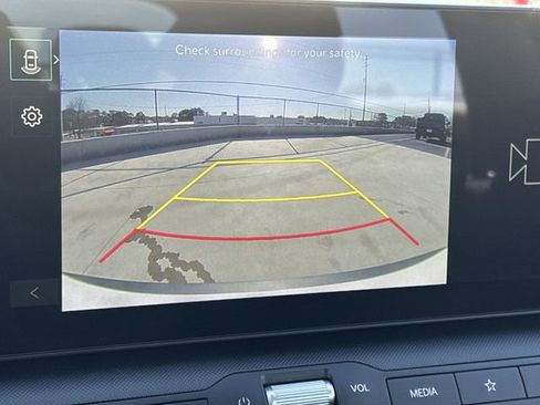 Used 2025 Kia K4 EX image 16