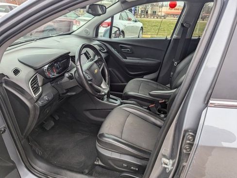 Used 2020 Chevrolet Trax LT w/ Driver Confidence Package image 9
