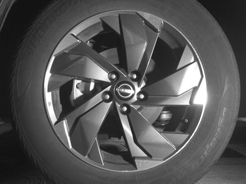 Used 2025 Nissan Rogue SV AWD/4WD image 12