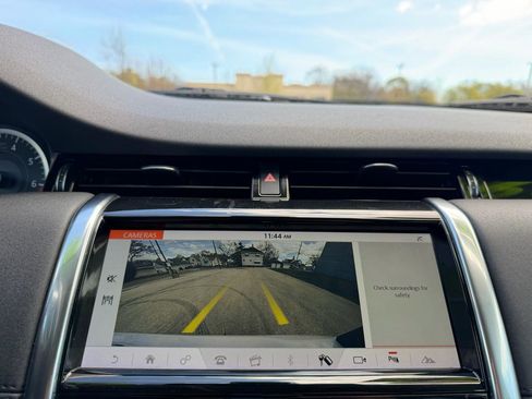 Used 2020 Land Rover Discovery Sport image 13