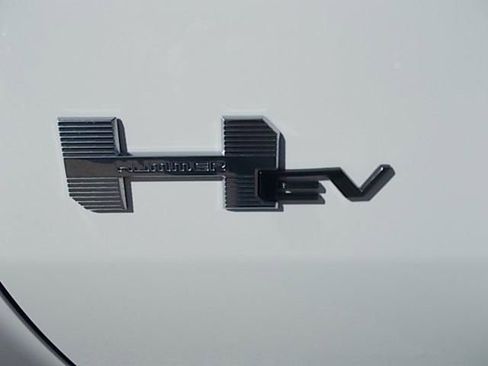 New 2025 GMC Hummer EV 2X w/ Extreme Off-Road Package image 9