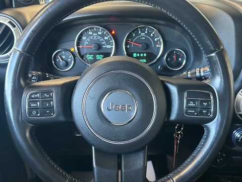 Used 2014 Jeep Wrangler Rubicon w/ Power Convenience Group AWD/4WD image 28