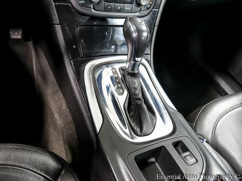 Used 2013 Buick Regal Premium image 17