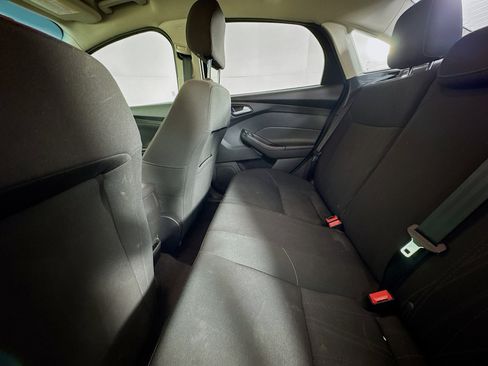 Used 2018 Ford Focus SE w/ SE Appearance Package image 23