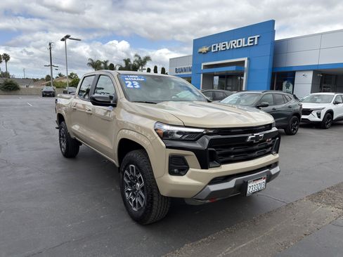 Used 2023 Chevrolet Colorado Z71 w/ Z71 Convenience Package 2 AWD/4WD image 2