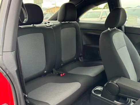 Used 2017 Volkswagen Beetle 1.8T S FWD image 27