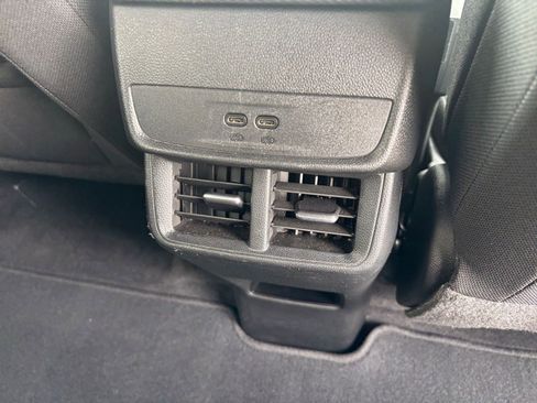 Used 2025 Chevrolet Equinox LT FWD image 23