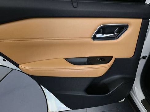 Used 2022 Nissan Rogue Platinum w/ Head-Up Display Package FWD image 30