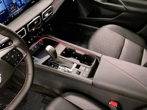 New 2026 Nissan Sentra SR w/ SR Premium Package FWD image 9