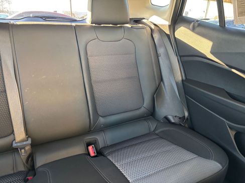 Used 2025 Chevrolet Trax LT image 36