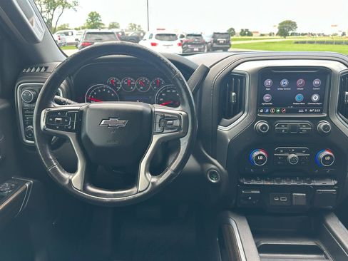 Used 2019 Chevrolet Silverado 1500 LT Trail Boss AWD/4WD image 3