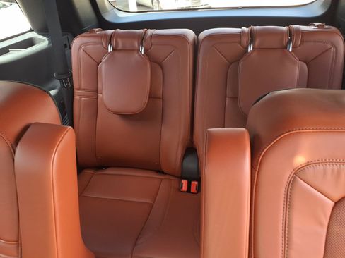 Used 2025 Lincoln Aviator Reserve AWD/4WD image 9
