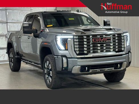 Used 2024 GMC Sierra 3500 Denali w/ Denali Reserve Package AWD/4WD image 1