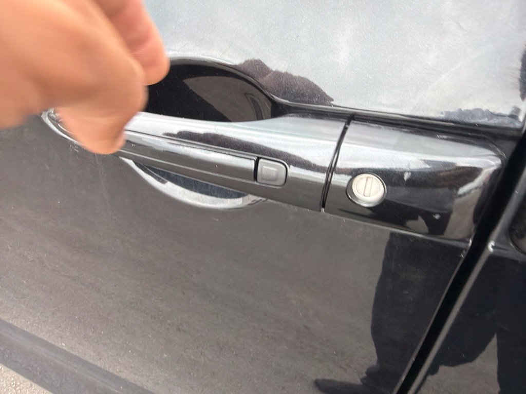 Used 2023 Chrysler Pacifica Touring-L FWD image 7