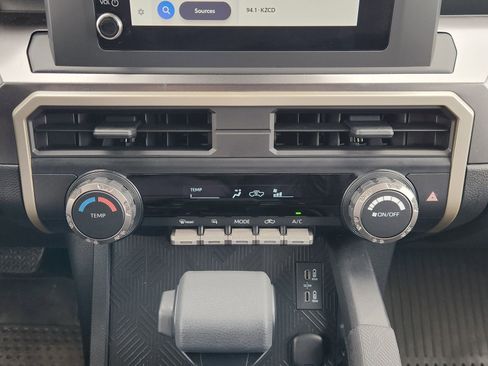 Used 2025 Toyota Tacoma SR5 image 22