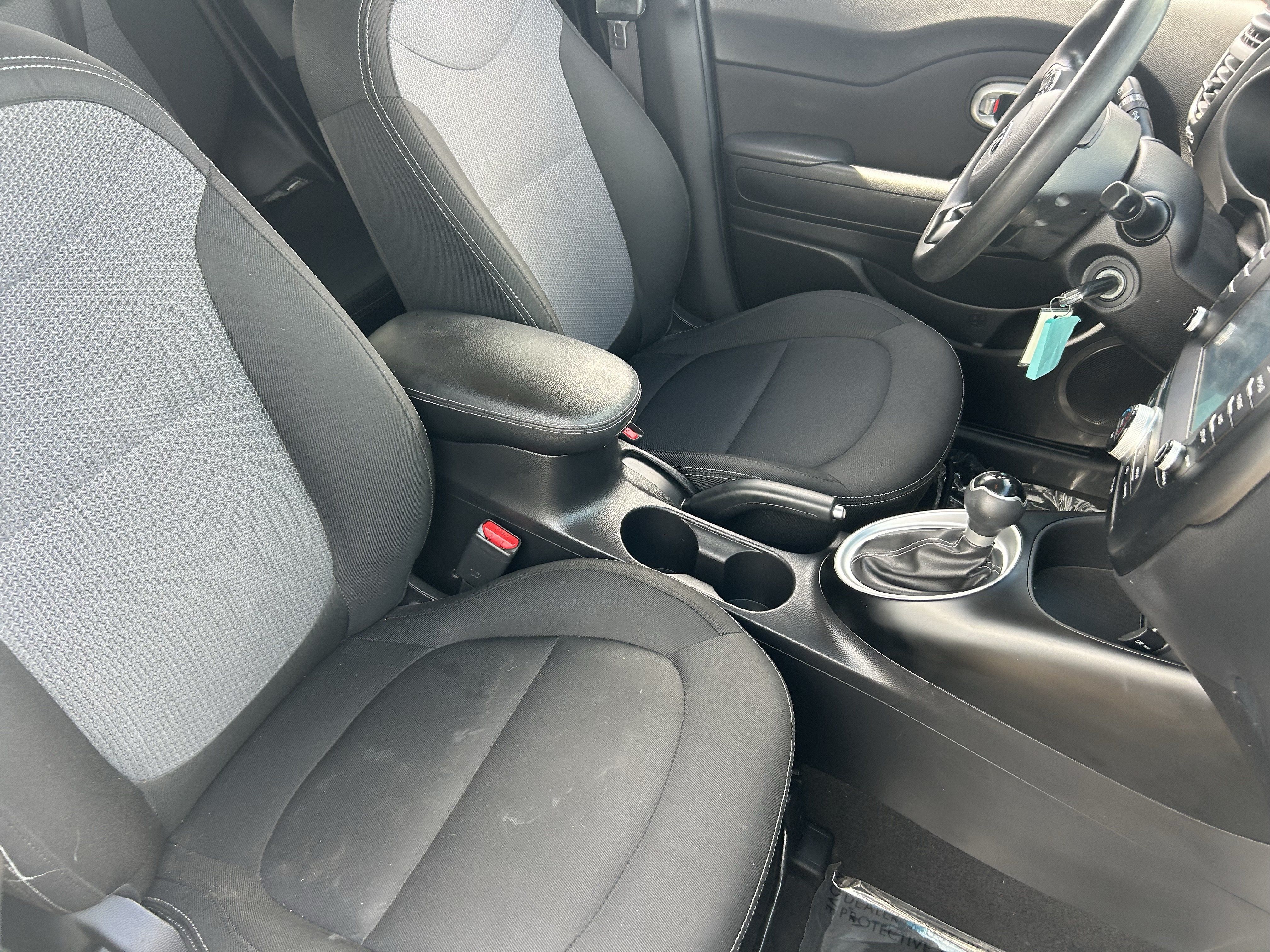 Used 2018 Kia Soul + FWD image 11
