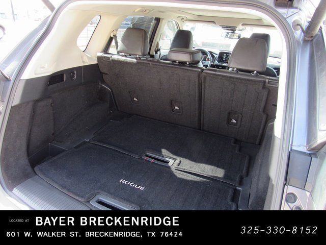 Used 2021 Nissan Rogue Platinum FWD image 11