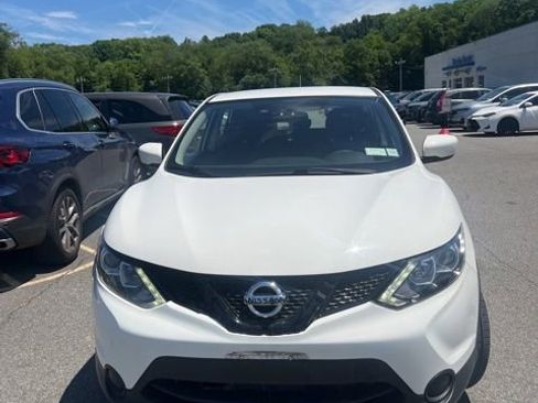 Used 2017 Nissan Rogue Sport S w/ S Appearance Package AWD/4WD image 1