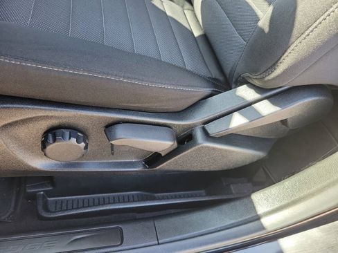 Used 2022 Ford Edge SE w/ Black Appearance Package image 21