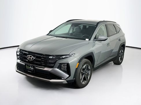 Used 2025 Hyundai Tucson SEL AWD/4WD image 3