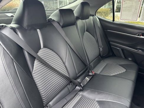 Certified 2018 Toyota Camry SE w/ Moonroof Package image 14