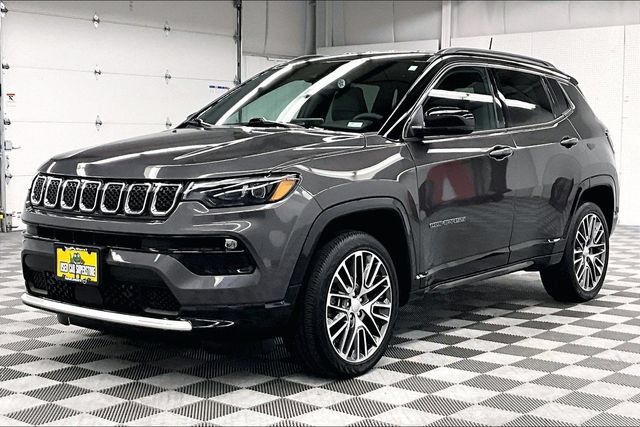 Used 2024 Jeep Compass Limited w/ Elite Group AWD/4WD image 12