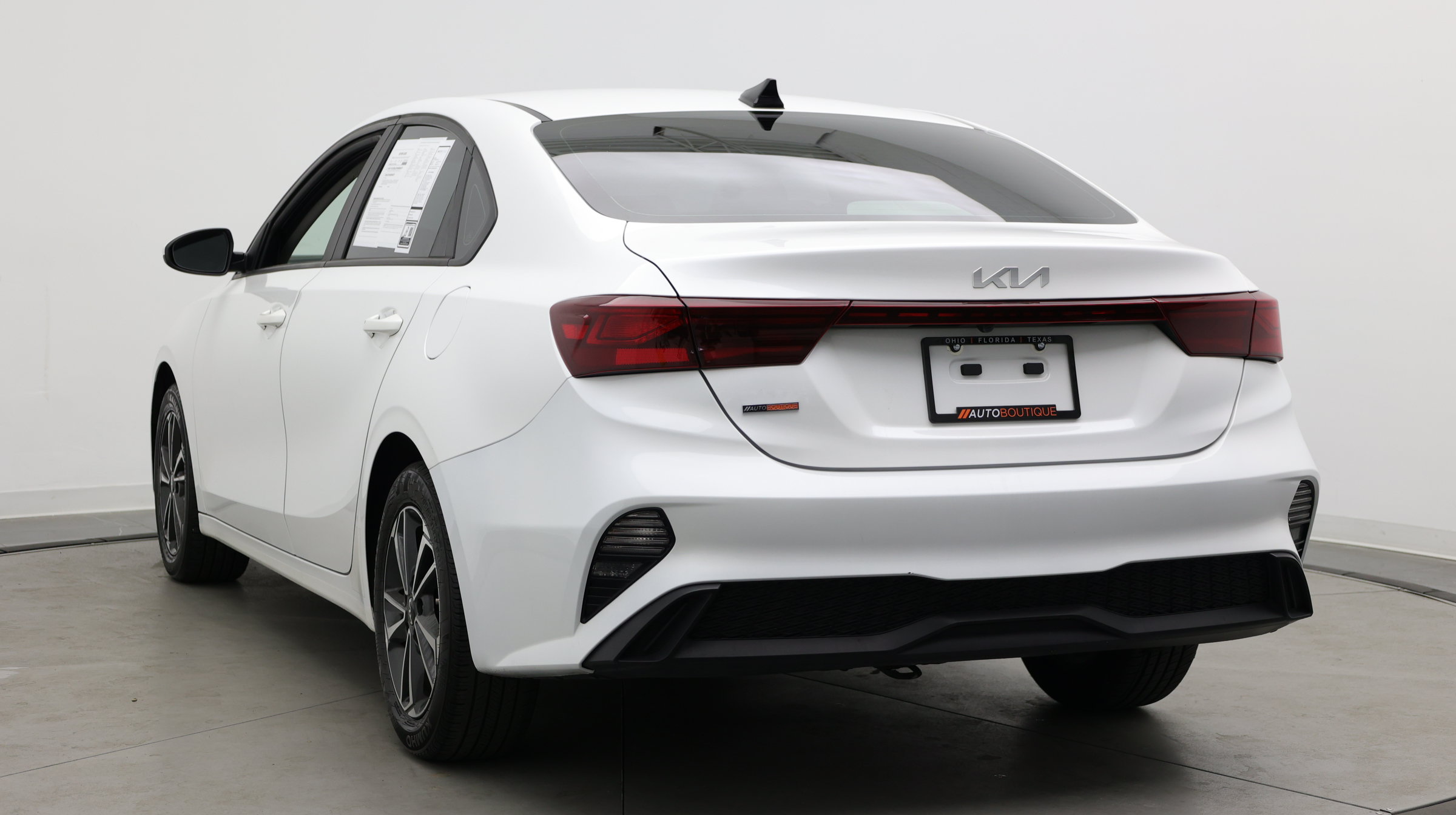 Used 2024 Kia Forte LXS FWD image 5