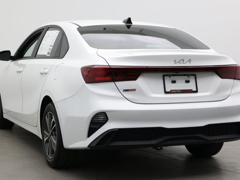 Used 2024 Kia Forte LXS FWD image 5