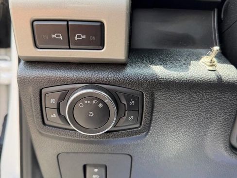 Used 2017 Ford F150 Lariat w/ Equipment Group 502A Luxury AWD/4WD image 28