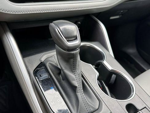 Used 2022 Toyota Highlander XLE image 13