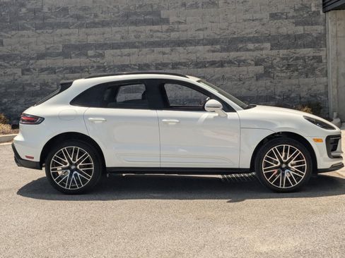 Used 2025 Porsche Macan image 8