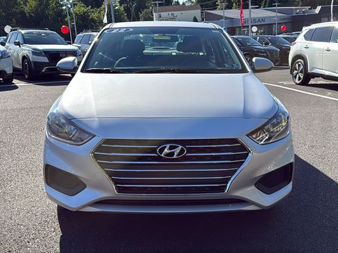 Used 2022 Hyundai Accent SE FWD image 2
