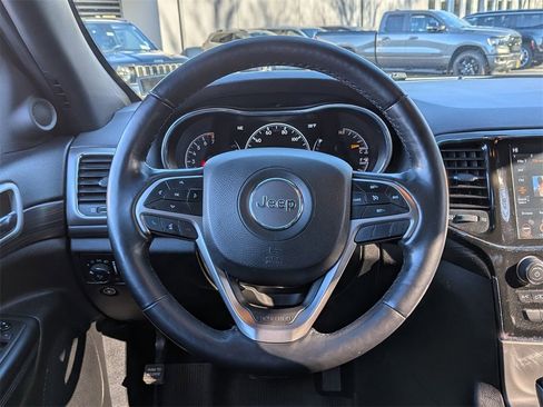 Certified 2021 Jeep Grand Cherokee Laredo X image 12