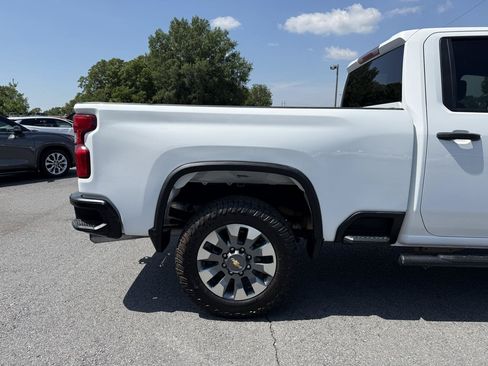 Used 2023 Chevrolet Silverado 2500 Custom AWD/4WD image 35