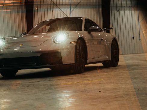Used 2026 Porsche 911 Carrera T RWD image 24