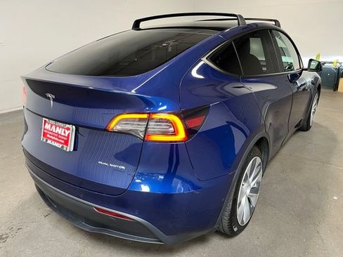 Used 2021 Tesla Model Y Long Range AWD/4WD image 3