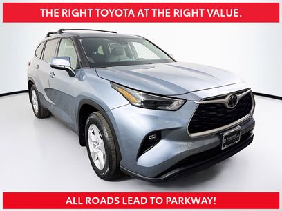 Used 2022 Toyota Highlander LE