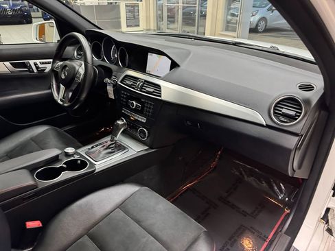 Used 2013 Mercedes-Benz C 300 4MATIC Sedan image 19
