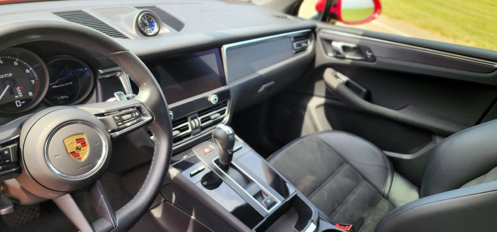 Used 2022 Porsche Macan GTS AWD/4WD image 19