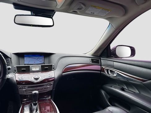 Used 2018 INFINITI Q70 L 3.7 image 25