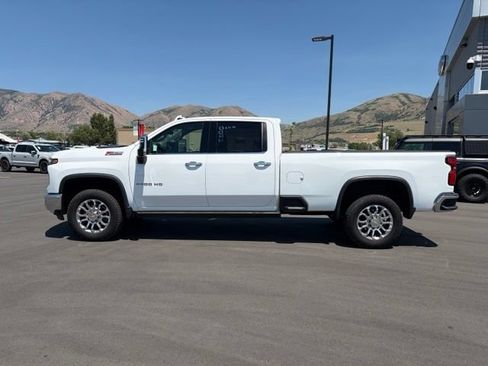 Used 2025 Chevrolet Silverado 3500 LTZ w/ LTZ Premium Package AWD/4WD image 2