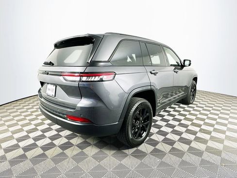 Certified 2024 Jeep Grand Cherokee Altitude AWD/4WD image 12