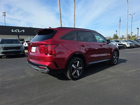 Certified 2021 Kia Sorento S image 4