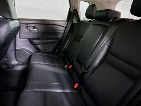 Used 2023 Nissan Rogue SV w/ SV Premium B Package image 27