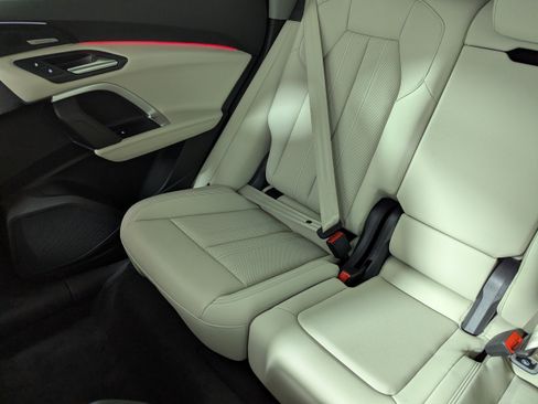 New 2025 Audi Q5 Prestige image 12