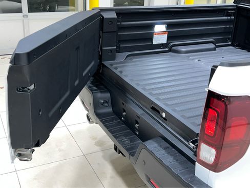 New 2026 Honda Ridgeline Black Edition image 8