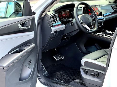 New 2026 Volkswagen Atlas Peak Edition AWD/4WD image 10
